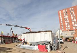 Obras de construcción del bloque técnico del nuevo hospital.