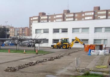 El acusado de tratar de incendiar la comisaría de Delicias pacta dos años de cárcel