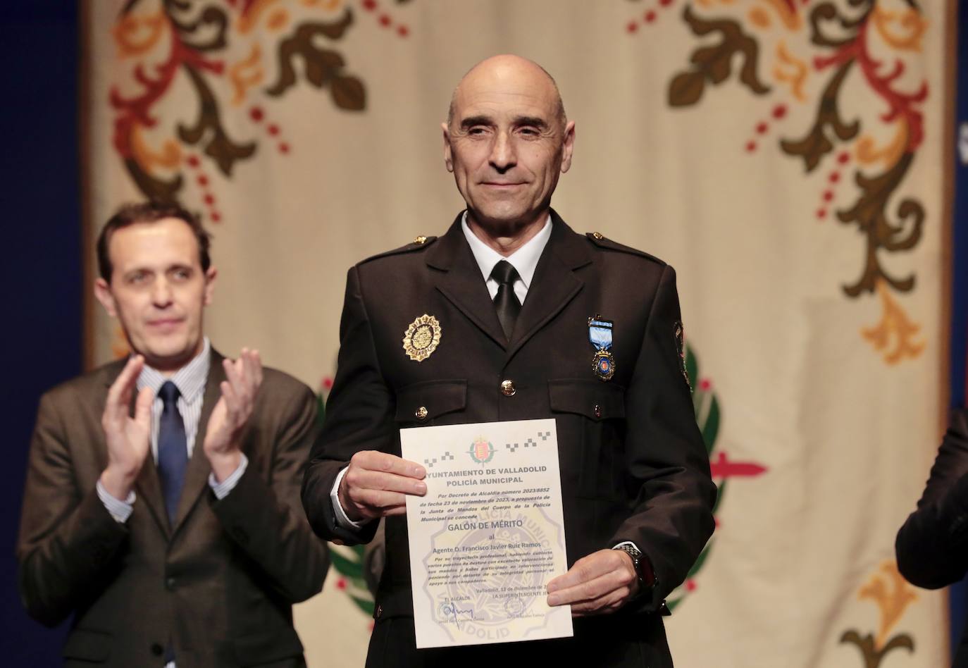 Las imágenes del acto por el Día de la Policía Municipal de Valladolid (1/2)