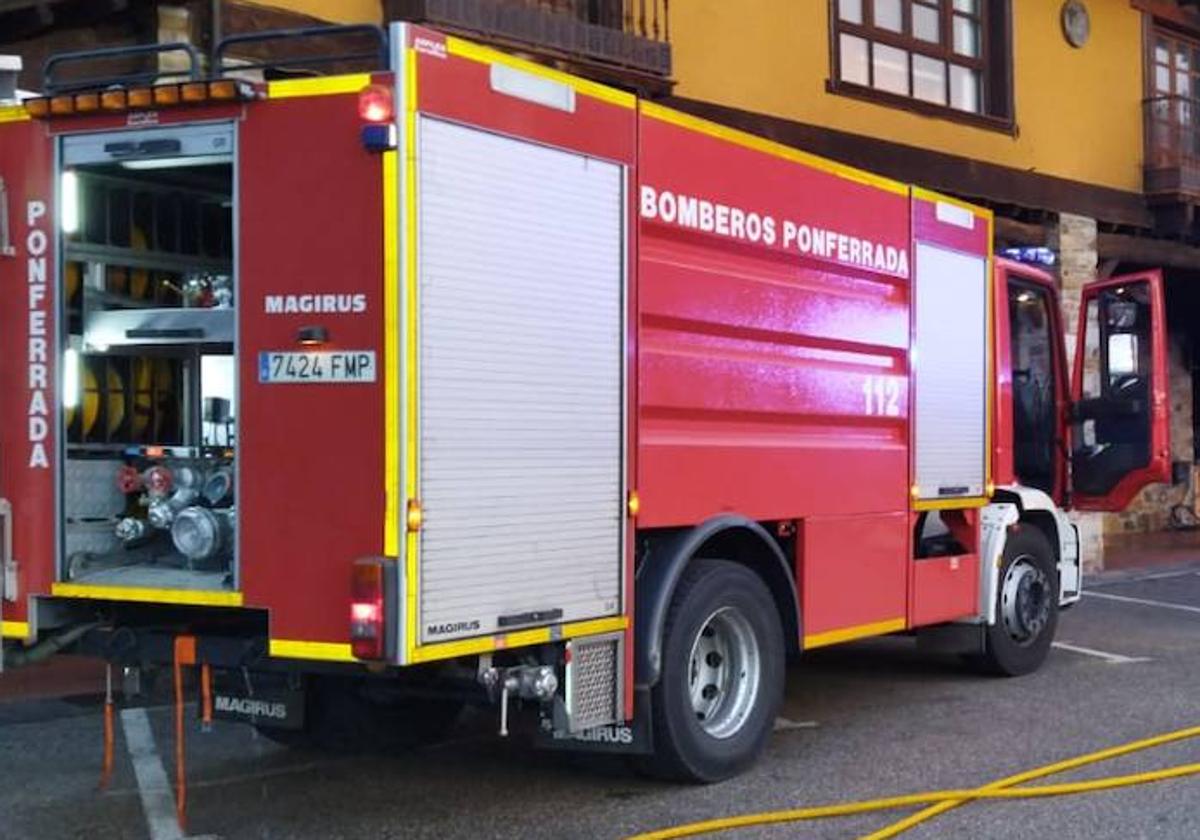 Sofocado el incendio en dos vehículos en Ponferrada