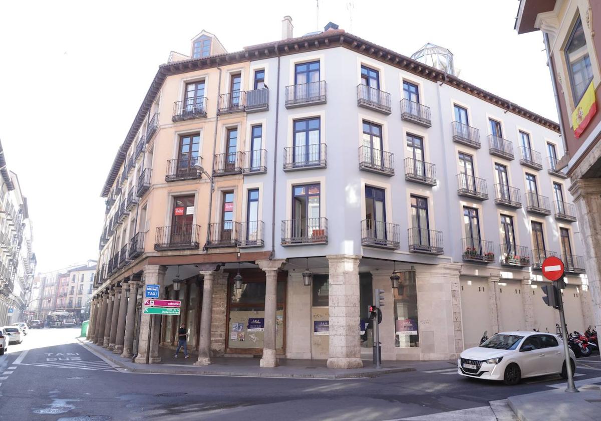 Edificio en el que se instalará el nuevo McDonald's del centro.