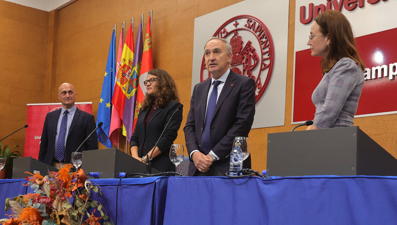Julio Diez Casero toma posesión del Vicerrectorado de Palencia