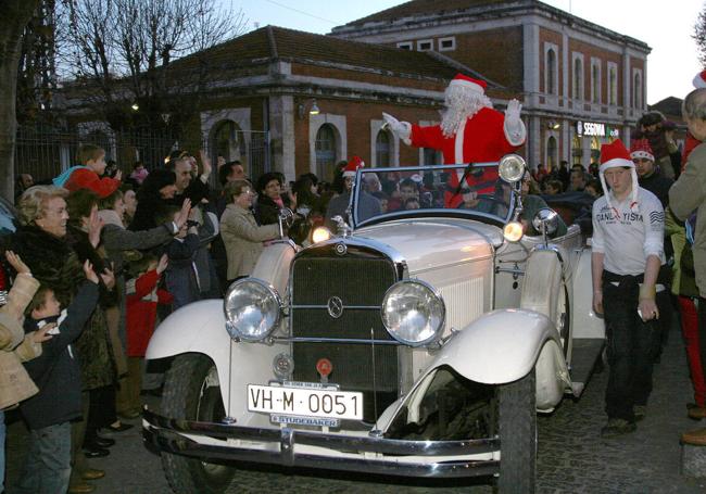 Recepción de Papá Noel en la estación de ferrocarril una de sus anteriores ediciones.