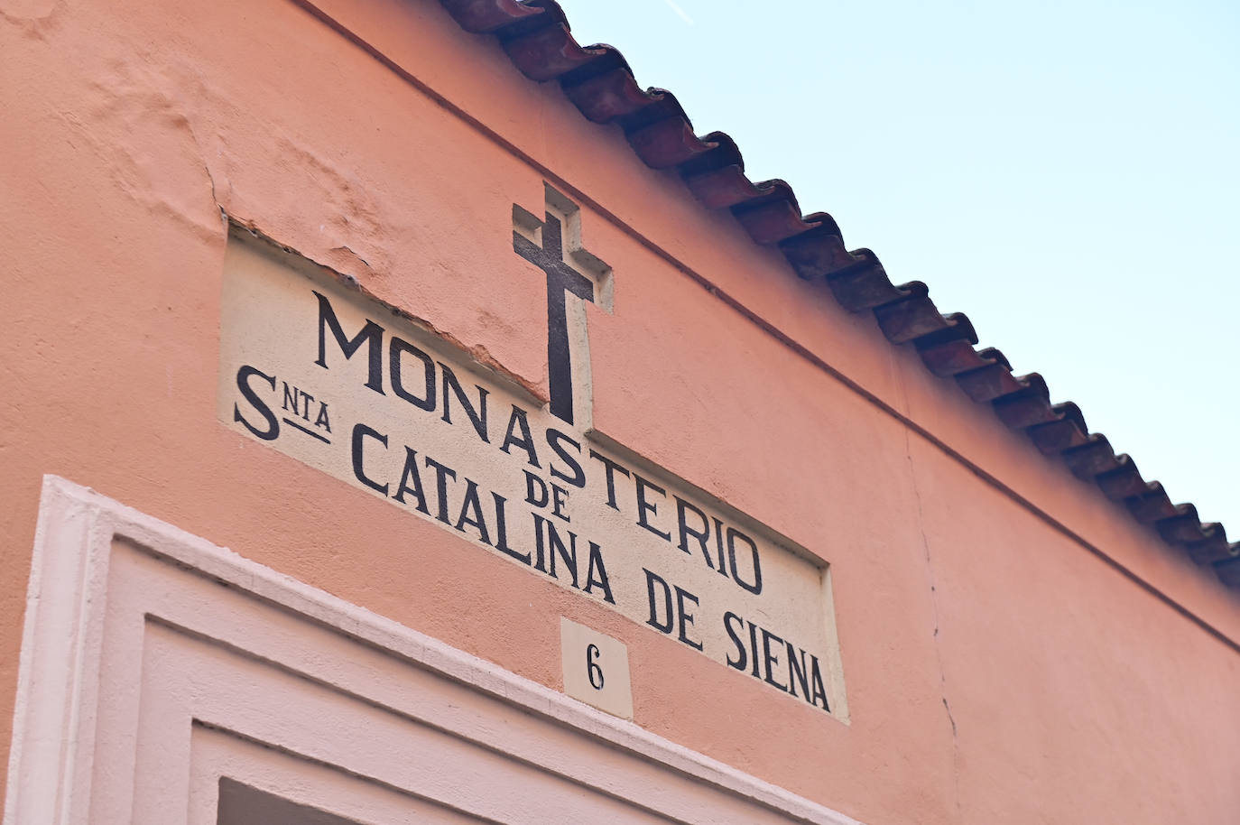 Un paseo en imágenes por la calle Santo Domingo de Guzmán