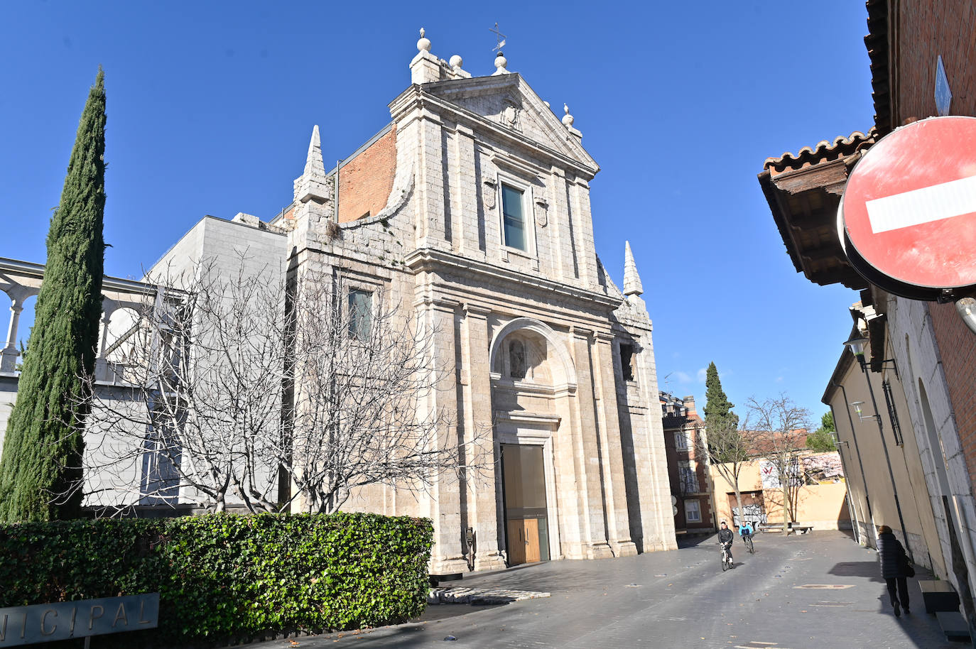 Un paseo en imágenes por la calle Santo Domingo de Guzmán