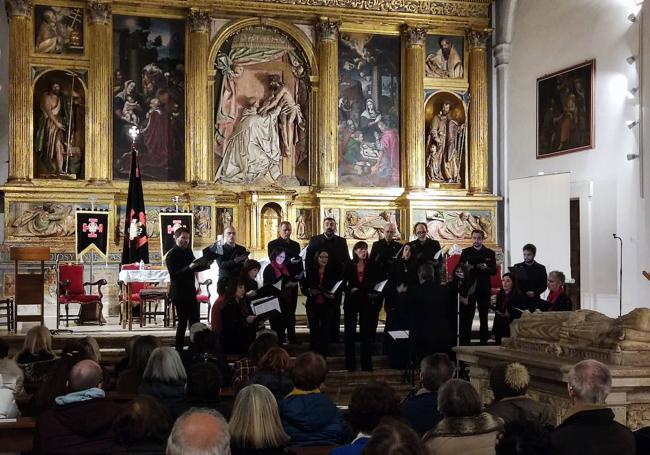 Actuación del Coro de Cámara Álterum Cor