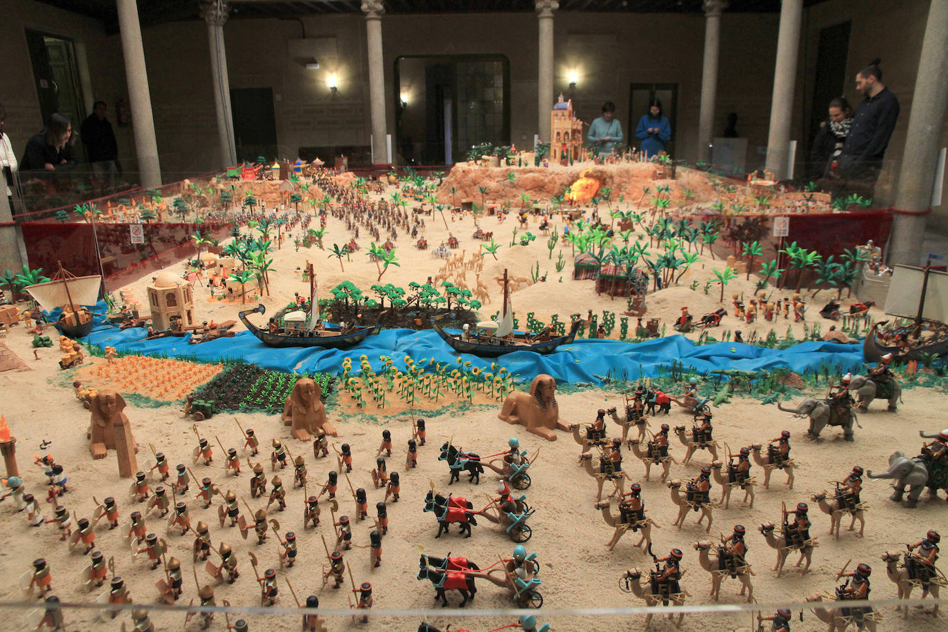 El belén hecho con más de 7.000 playmobil, en imágenes