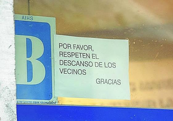 Cartel en un local de ocio de la ciudad.