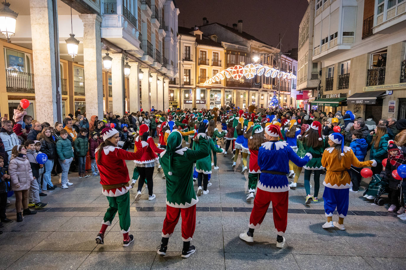 Papá Noel llena las calles de Palencia