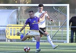 Diego Sanz, el autor del primer gol, se dispone a rematar.