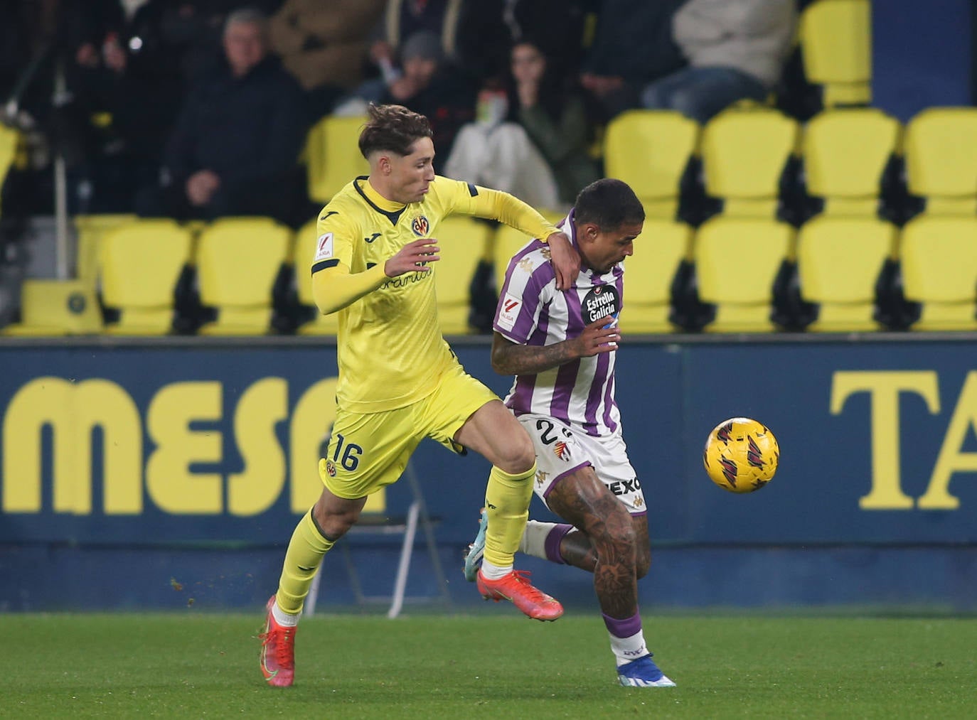 Las imágenes del partido Villarreal B - Real Valladolid