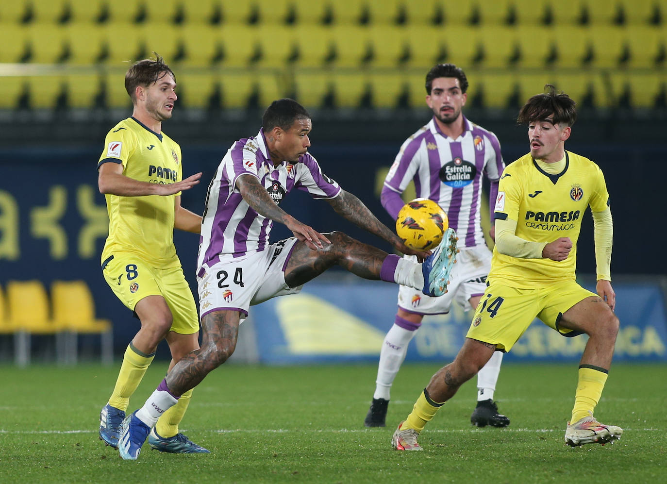 Las imágenes del partido Villarreal B - Real Valladolid