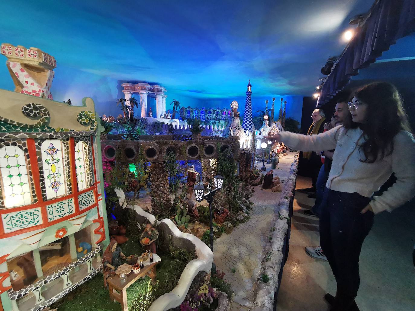 El colegio La Salle se inspira en Gaudí para su belén