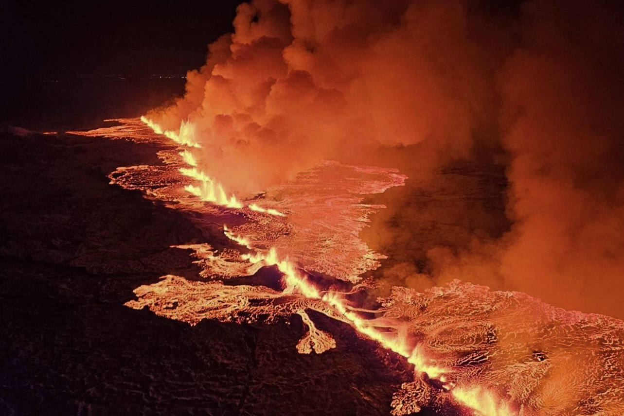 Las imágenes de la erupción del volcán en la ciudad islandesa de Grindavik