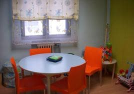 Una habitación en un centro de encuentro familiar de Aprome, en Valladolid