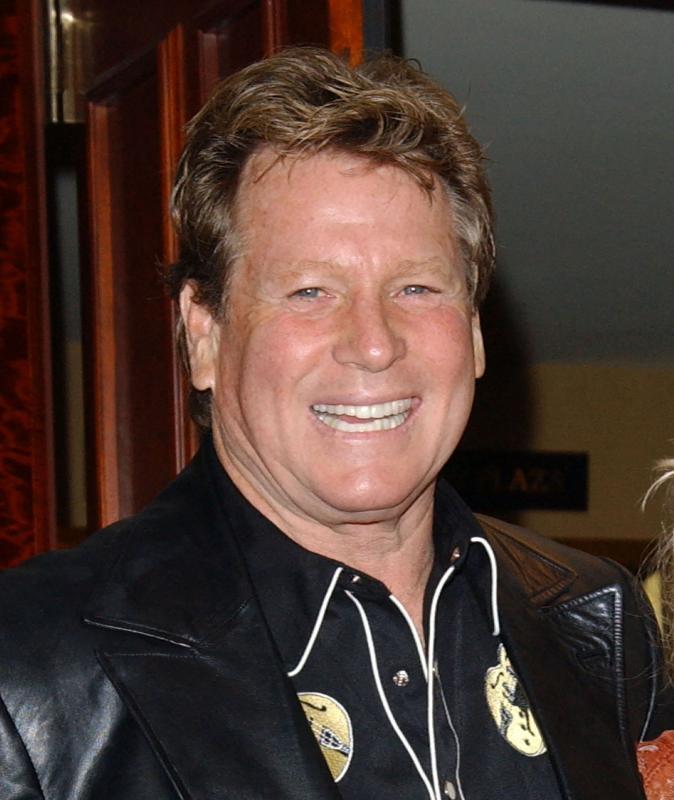 El actor Ryan O'Neal, famoso en la década de los 70 por protagonizar las películas 'Love Story' y 'Barry Lyndon', murió con 82 años el 8 de diciembre tras haber sido diagnosticado hace años de cáncer de próstata.