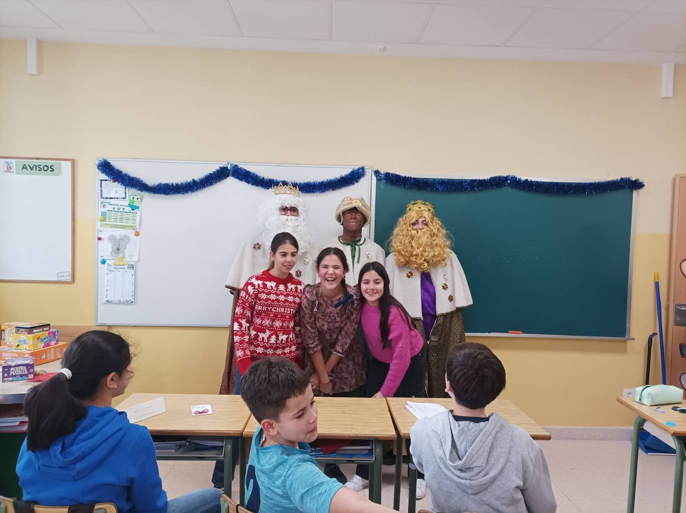 Los Reyes Magos visitan a los alumnos teresianos