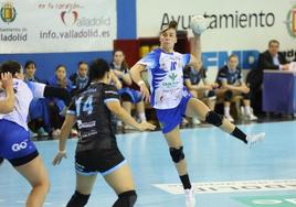 O'Mullony, en una acción del partido del Aula ante el Lobas Oviedo.