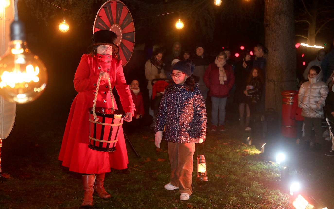 El bosque mágico llena de luz y fantasía la Navidad palentina