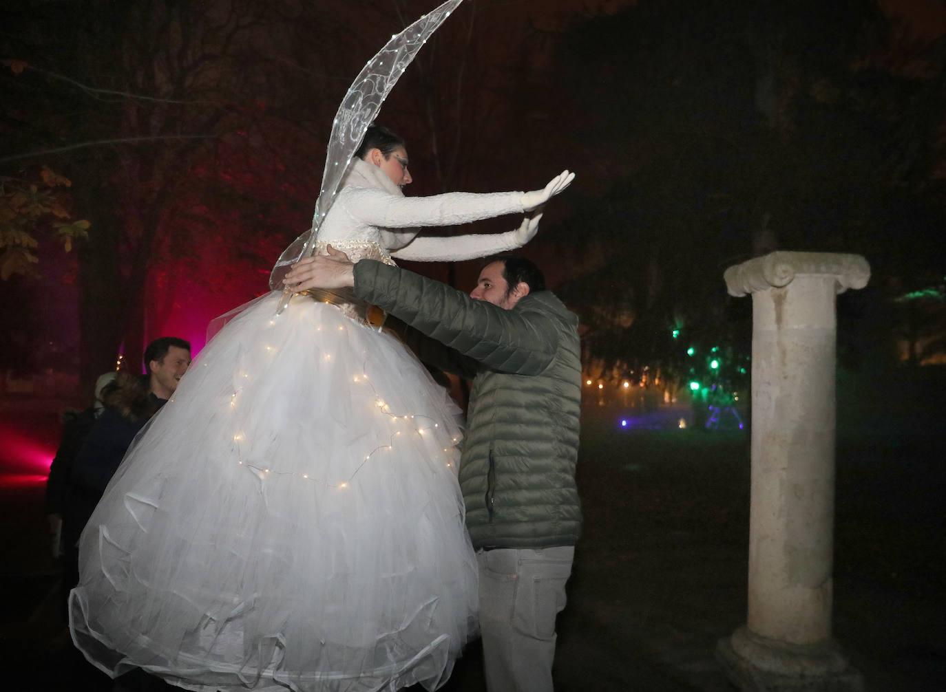 El bosque mágico llena de luz y fantasía la Navidad palentina