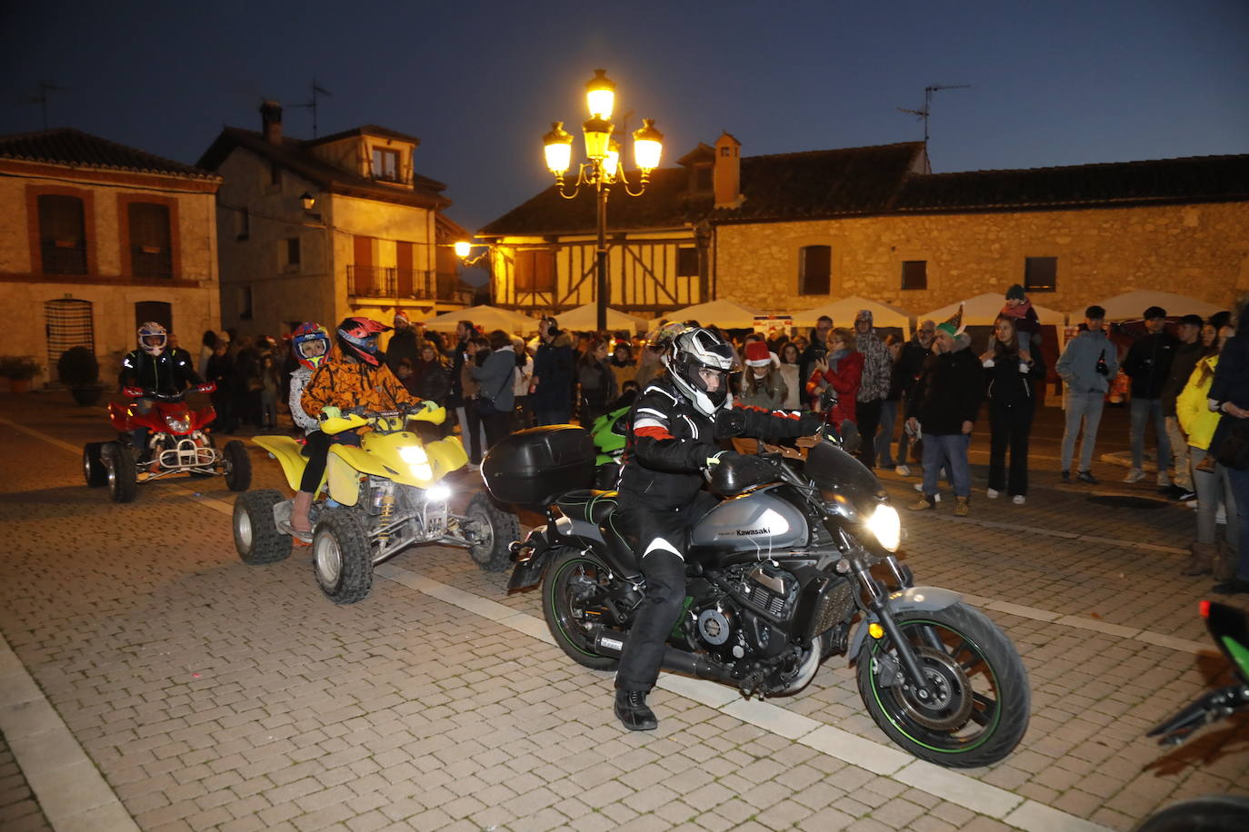 La cabalgata motera de Viloria, en imágenes