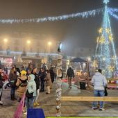 Rioseco inaugura su primer mercado navideño en la renovada Plaza Mayor