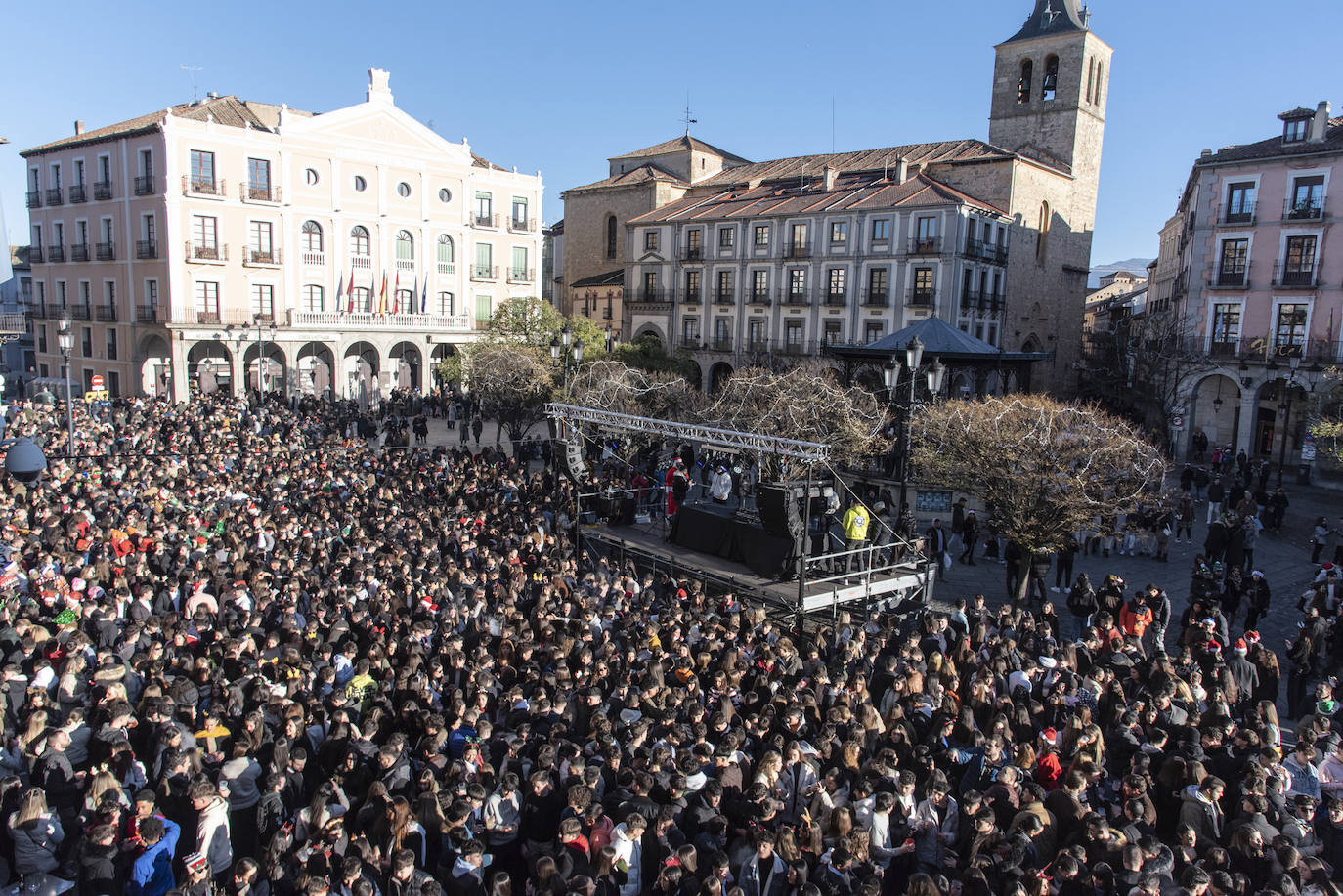 Tardebuena multitudinaria y sin incidentes (1 de 2)