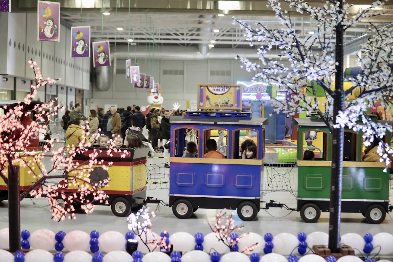 El ambiente de la Feria Navival, en imágenes