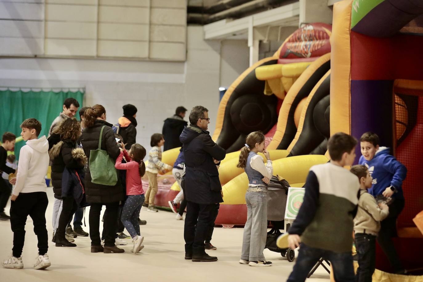 El ambiente de la Feria Navival, en imágenes