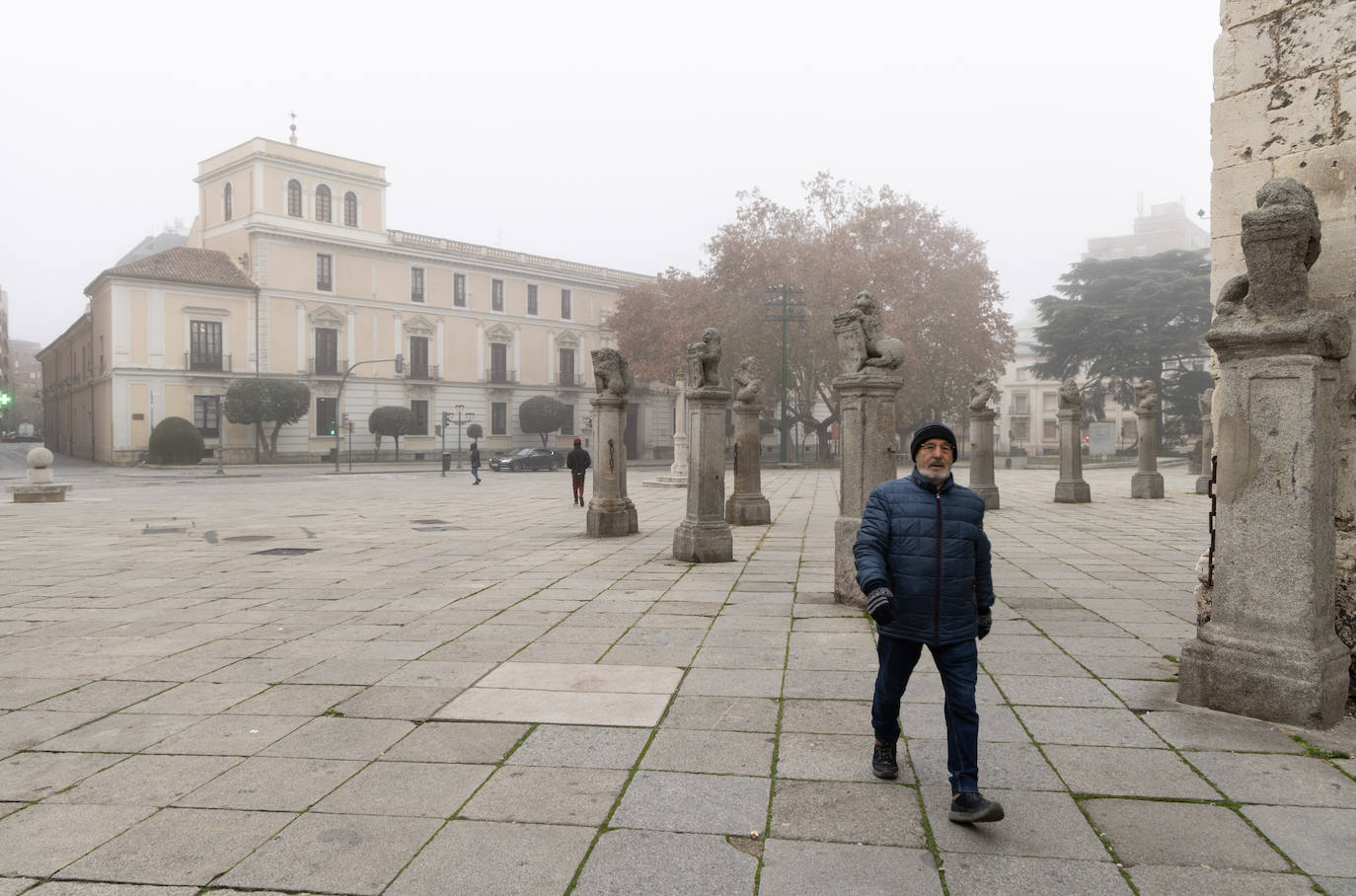 La ciudad amanece de nuevo cubierta de hielo