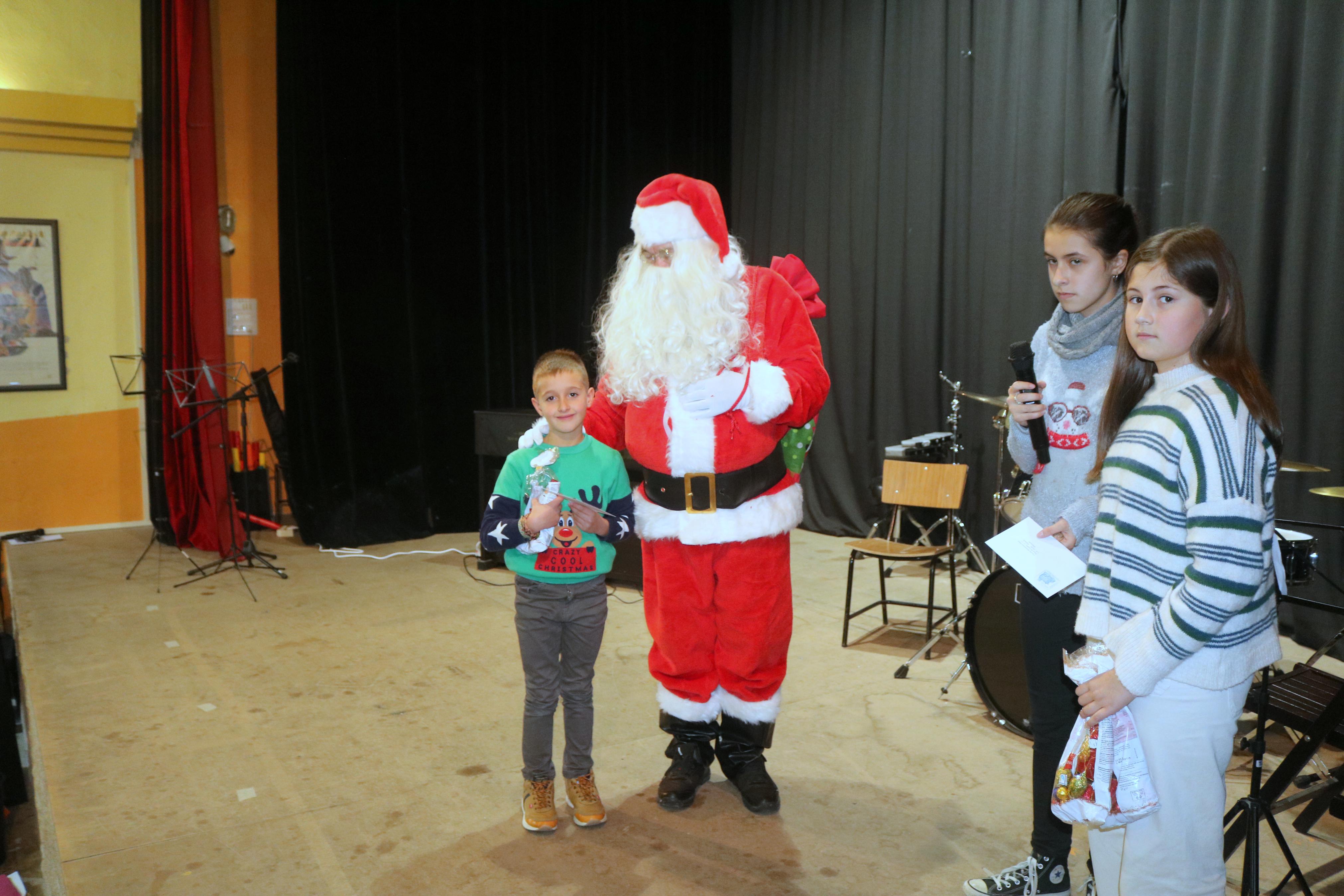 Papá Noel reparte ilusiones en Baltanás