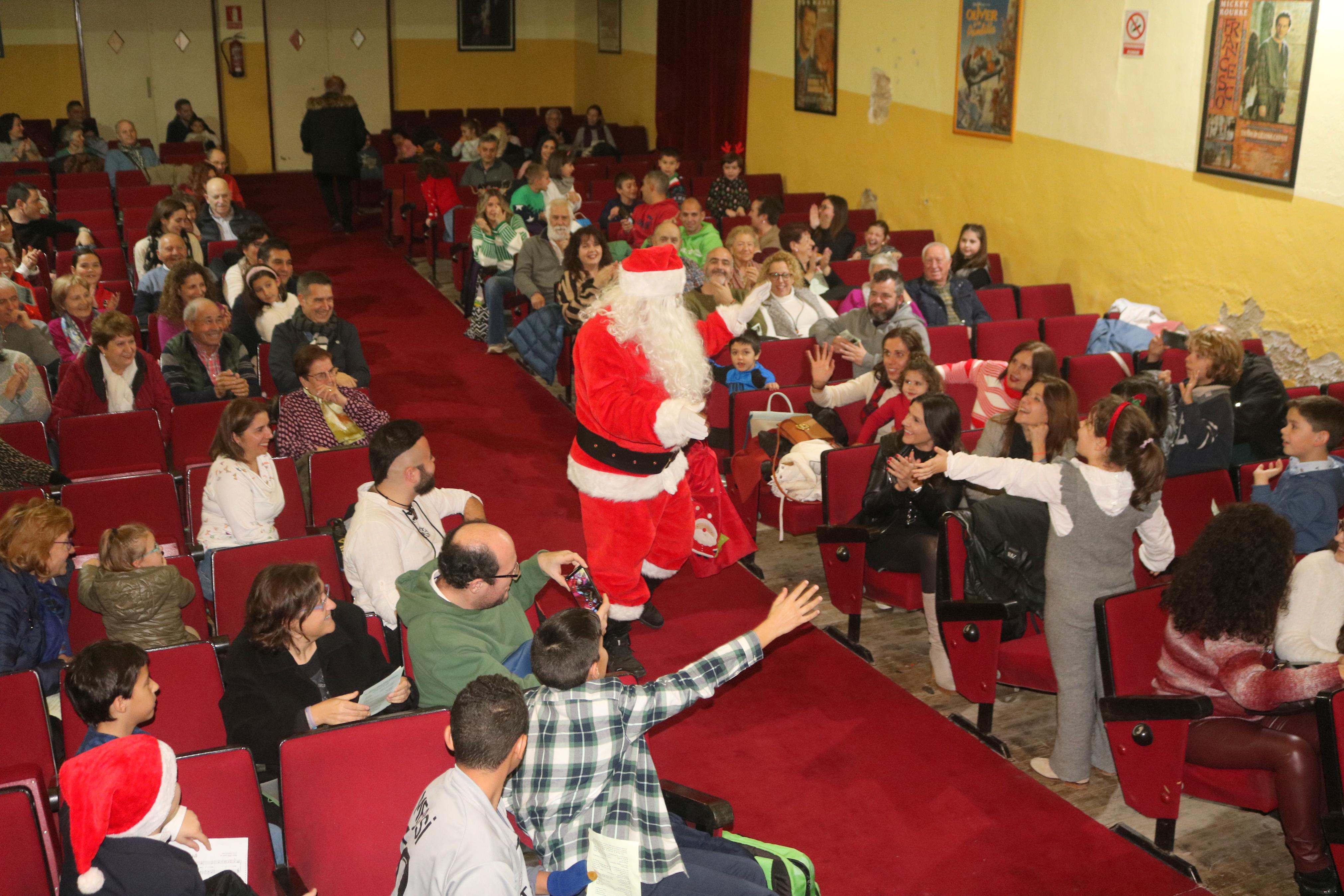 Papá Noel reparte ilusiones en Baltanás