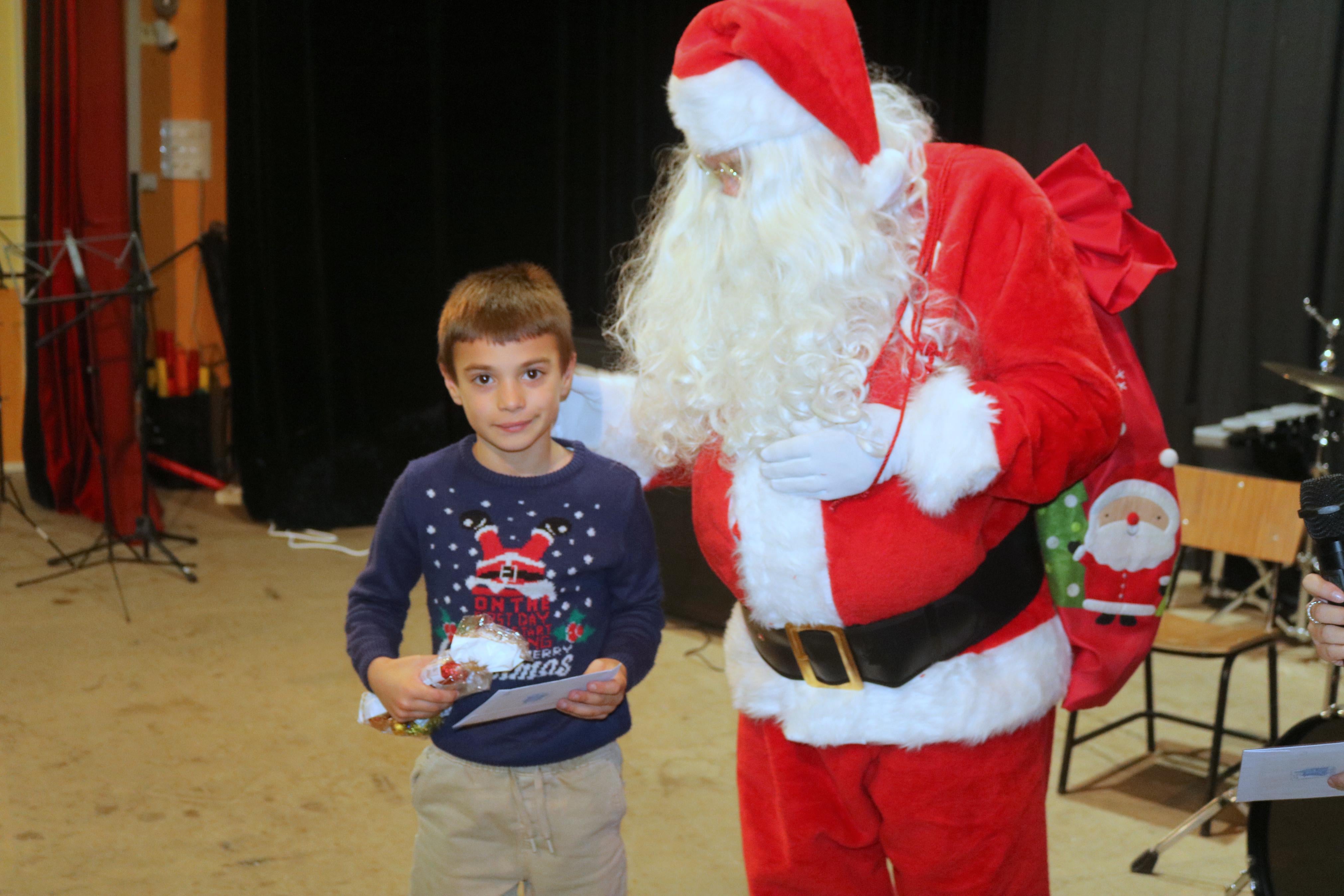 Papá Noel reparte ilusiones en Baltanás