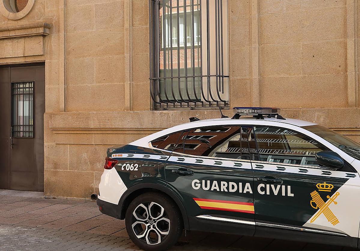 Detenido por rajar la cara a otro hombre con un cúter en un bar de Venta de Baños