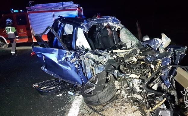 Un muerto y dos heridos en un accidente entre un tractor y un coche en Burgos