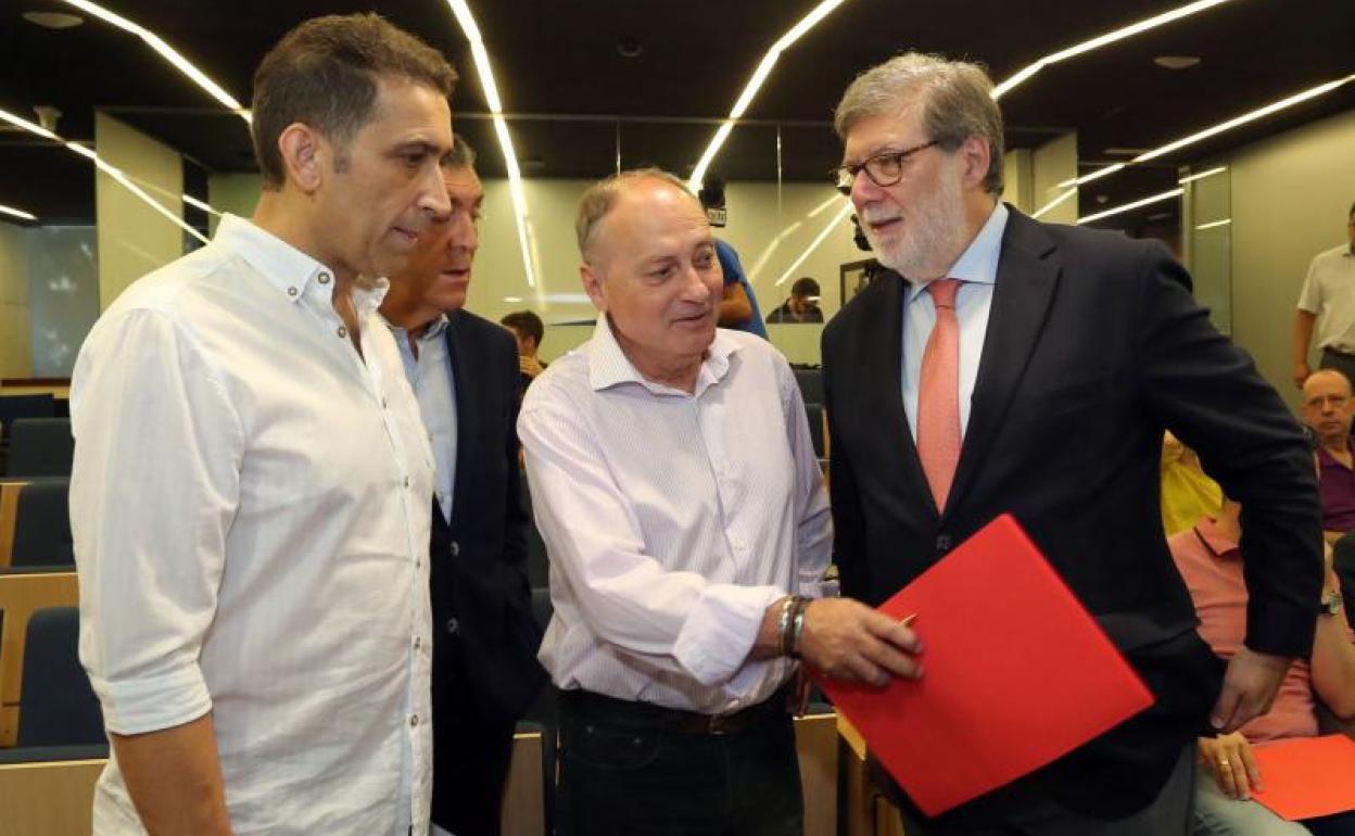 Vicente Andrés (CCOO), Faustino Temprano (UGT) y Santiago Aparicio (CEOE), en una imagen de 2018. 