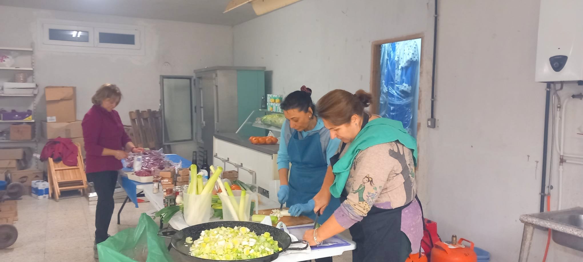 La cena de hermandad congregó a más de 150 vecinos en Castrillo de Don Juan