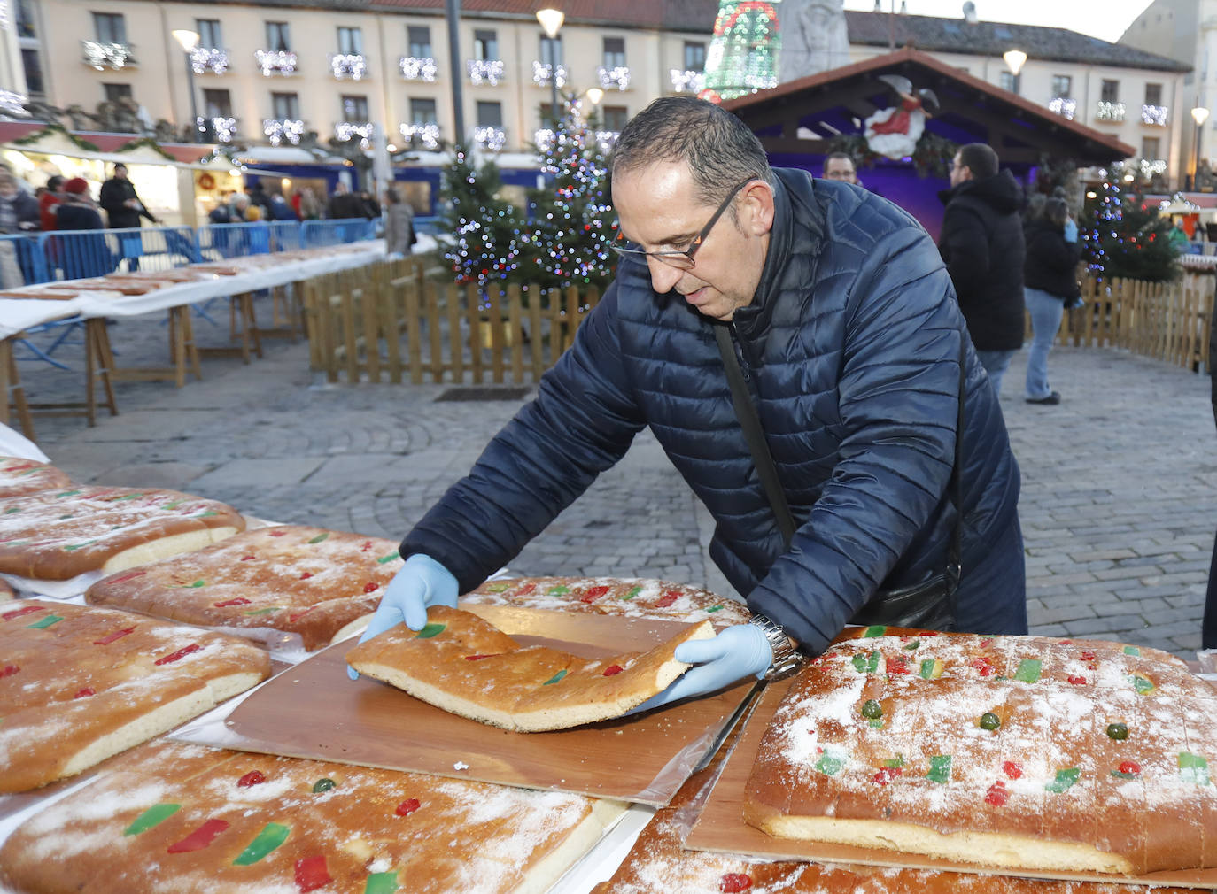 Se repartieron 7.500 raciones del dulce navideño en 75 minutos