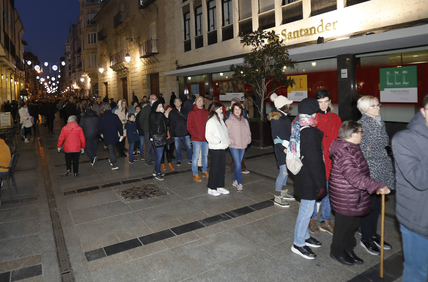 Se repartieron 7.500 raciones del dulce navideño en 75 minutos