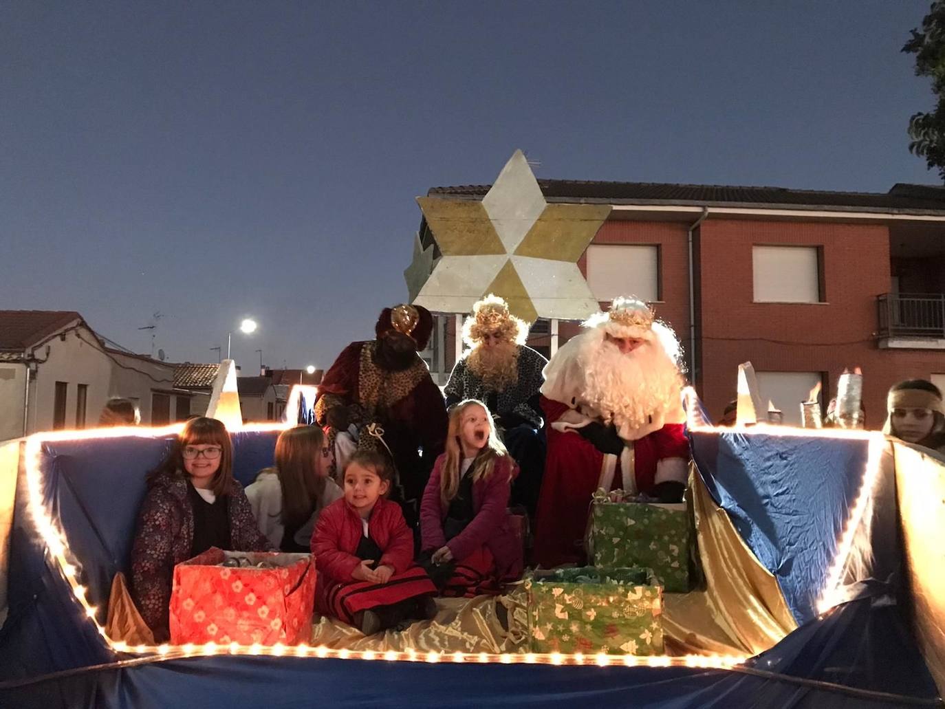 Fotos: Los Reyes Magos recorren la provincia de Segovia