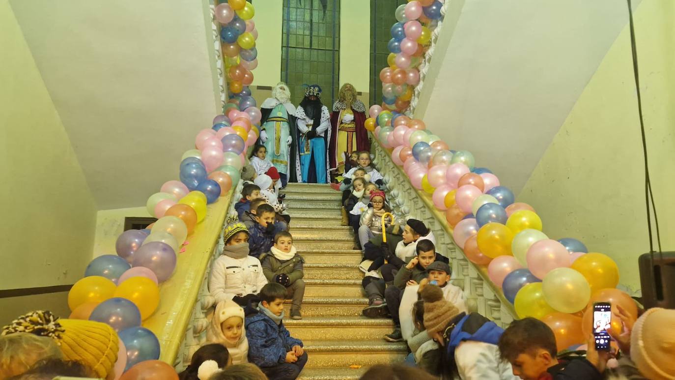 Fotos: Los Reyes Magos llenan de ilusión la provincia de Palencia