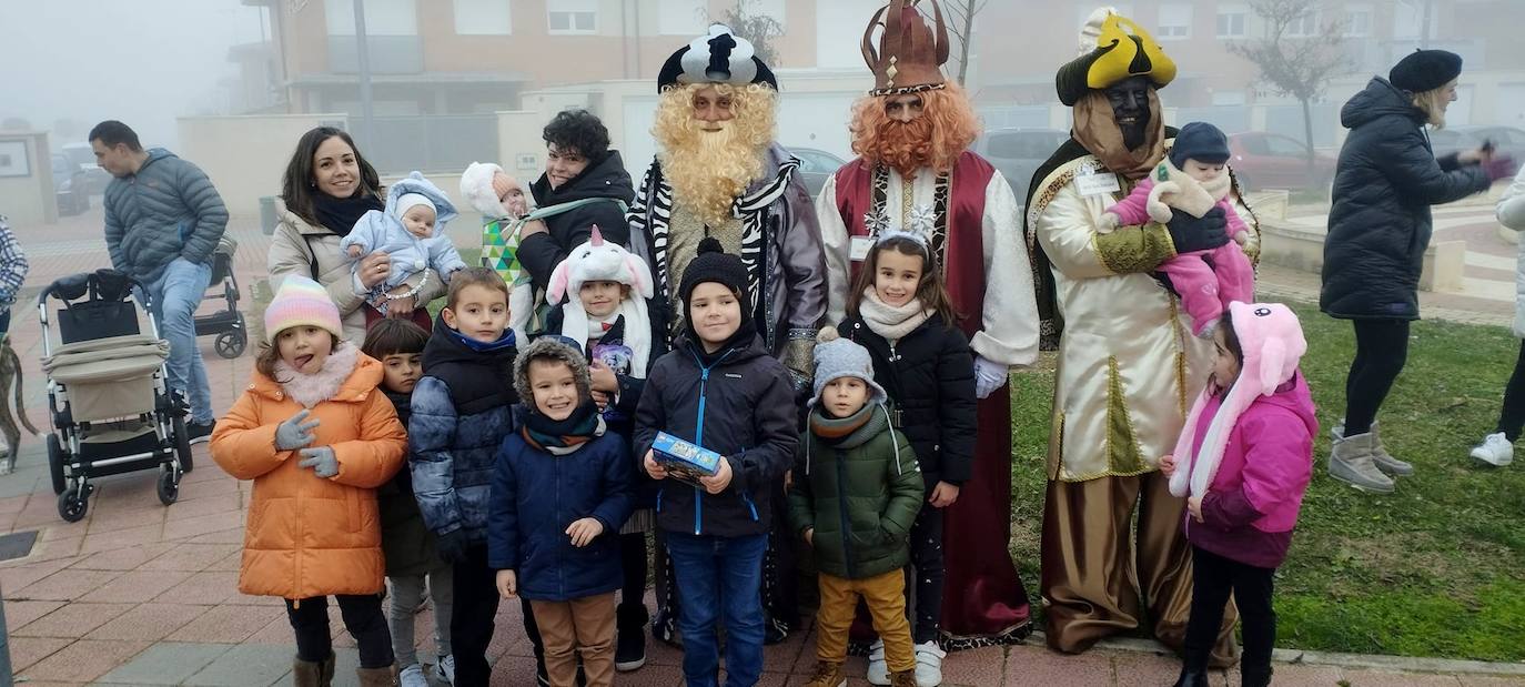 Fotos: Los Reyes Magos llenan de ilusión la provincia de Palencia