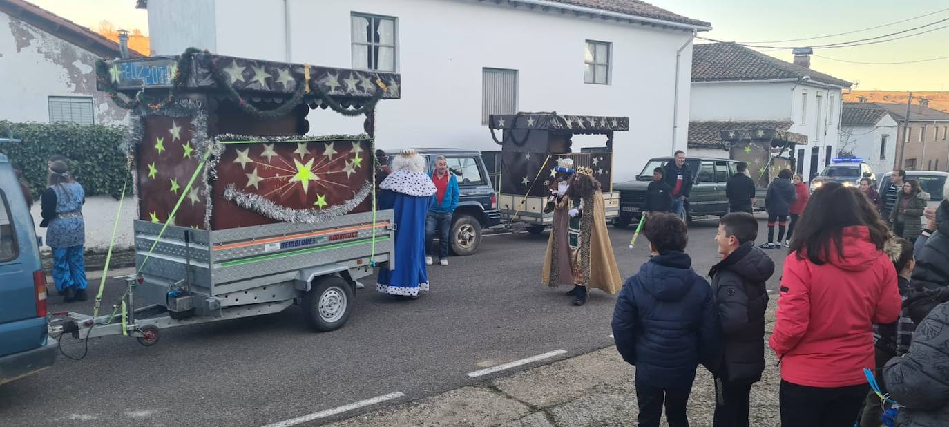 Fotos: Los Reyes Magos llenan de ilusión la provincia de Palencia