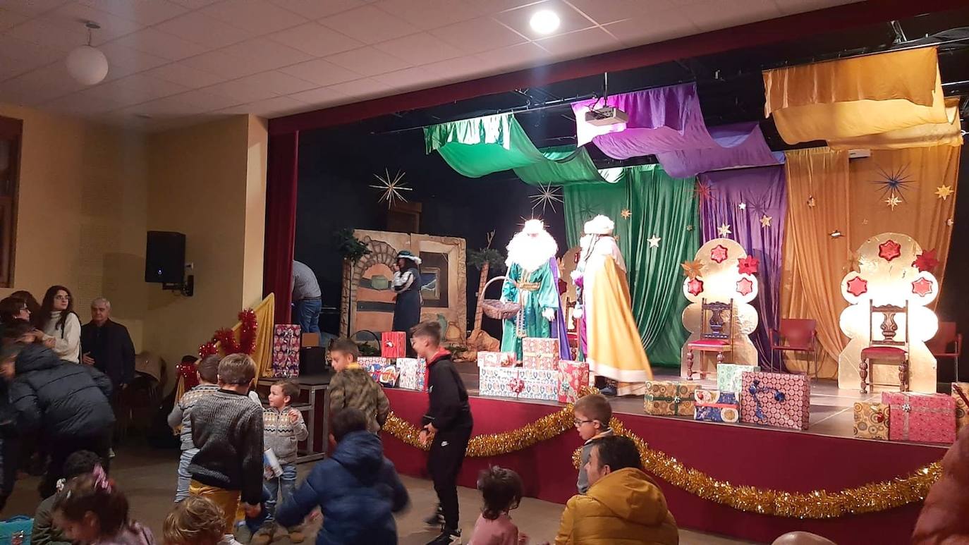 Fotos: Los Reyes Magos llenan de ilusión la provincia de Palencia