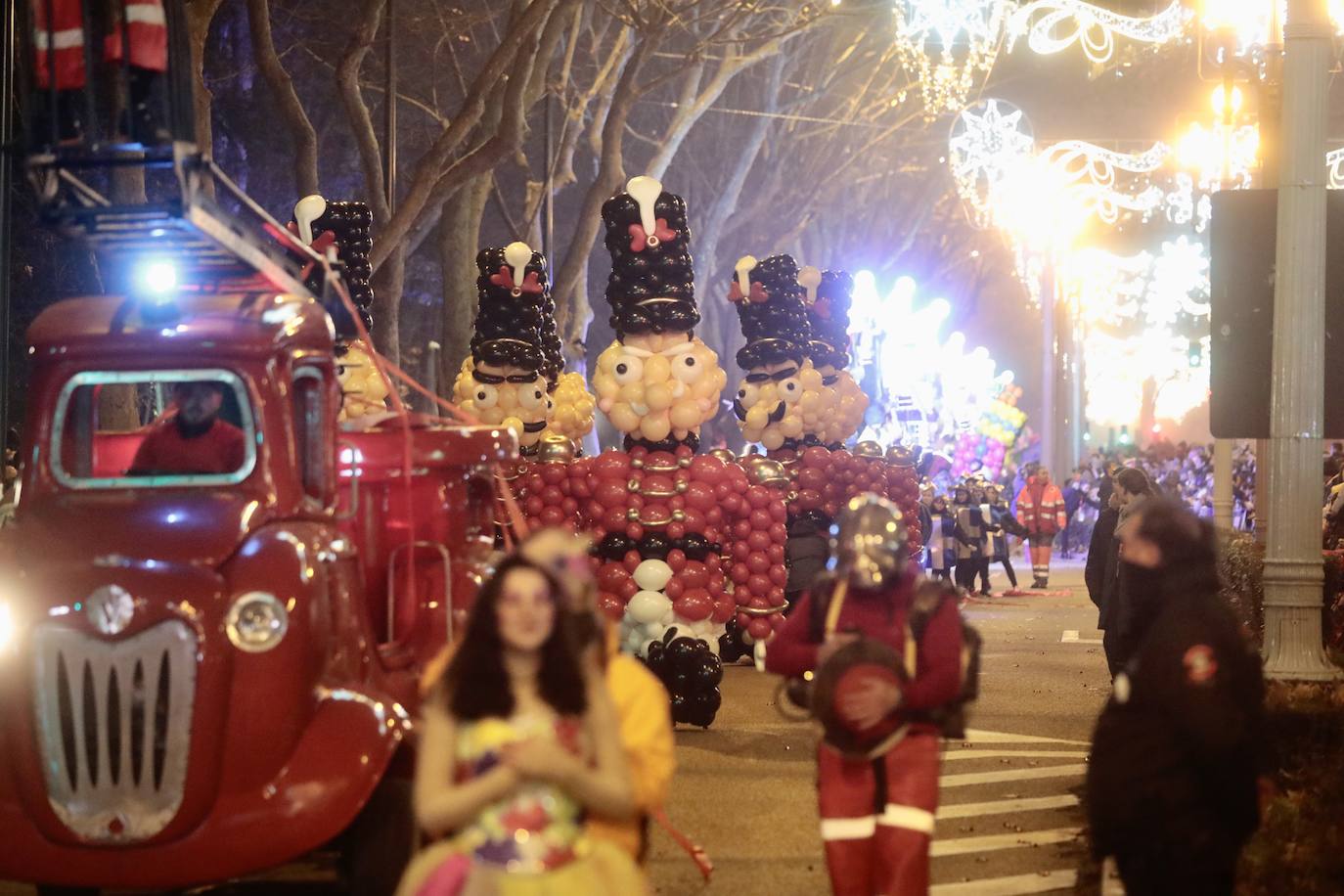 Fotos: Los Reyes Magos reparten ilusión y chucherías en Valladolid