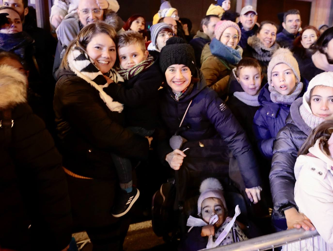 Fotos: Los Reyes Magos reparten ilusión y chucherías en Valladolid