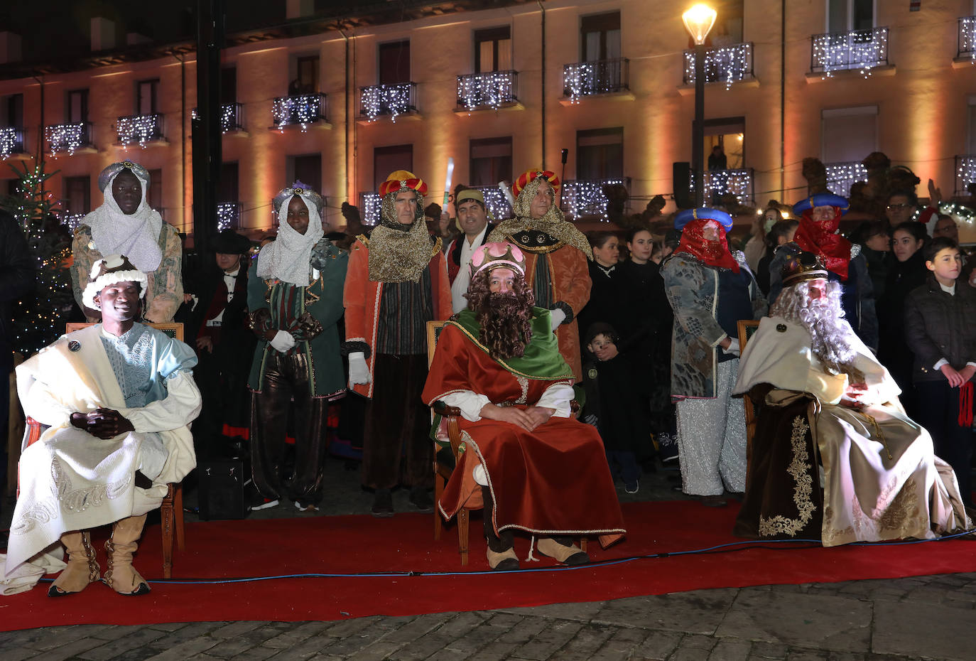 El desfile más multitudinario de la historia de la ciudad encandila a grandes y pequeños