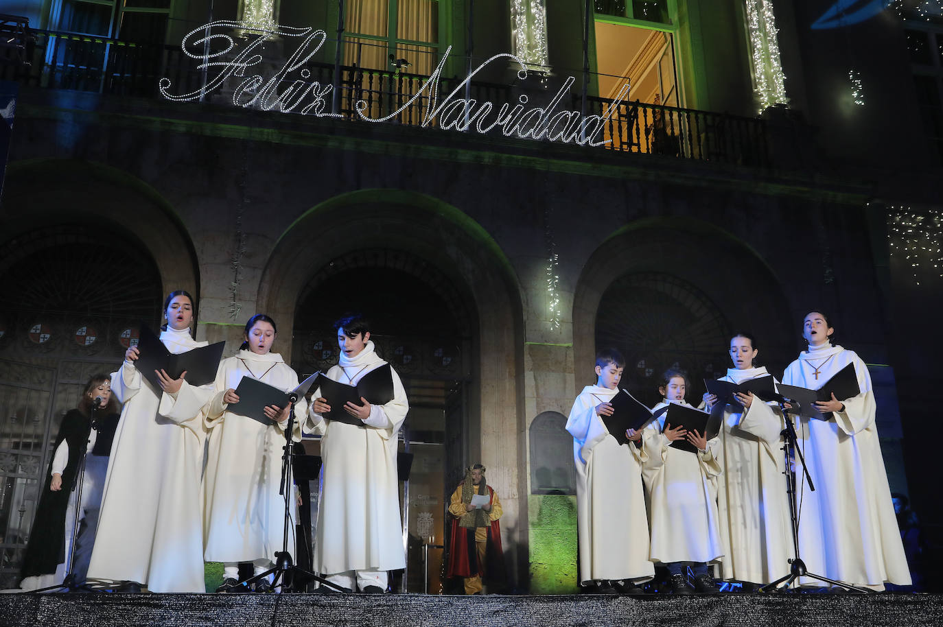 El desfile más multitudinario de la historia de la ciudad encandila a grandes y pequeños