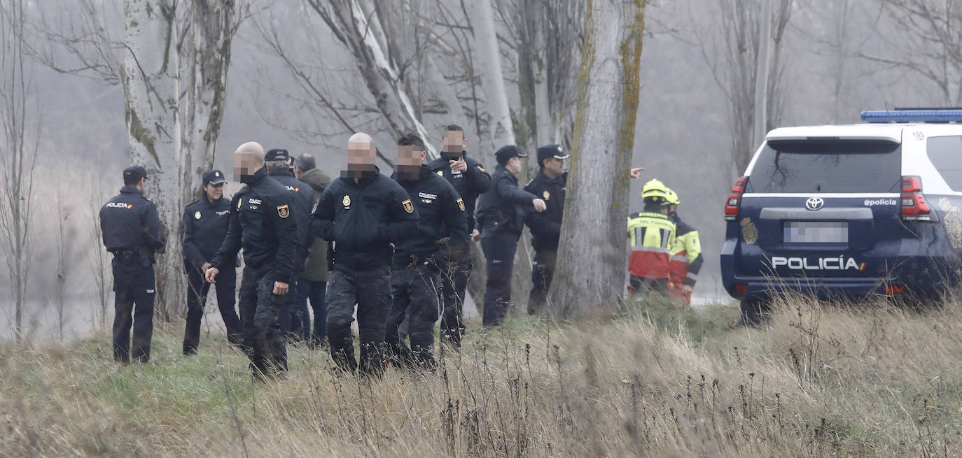 Fotos: Rescate de un conductor en el río Carrión