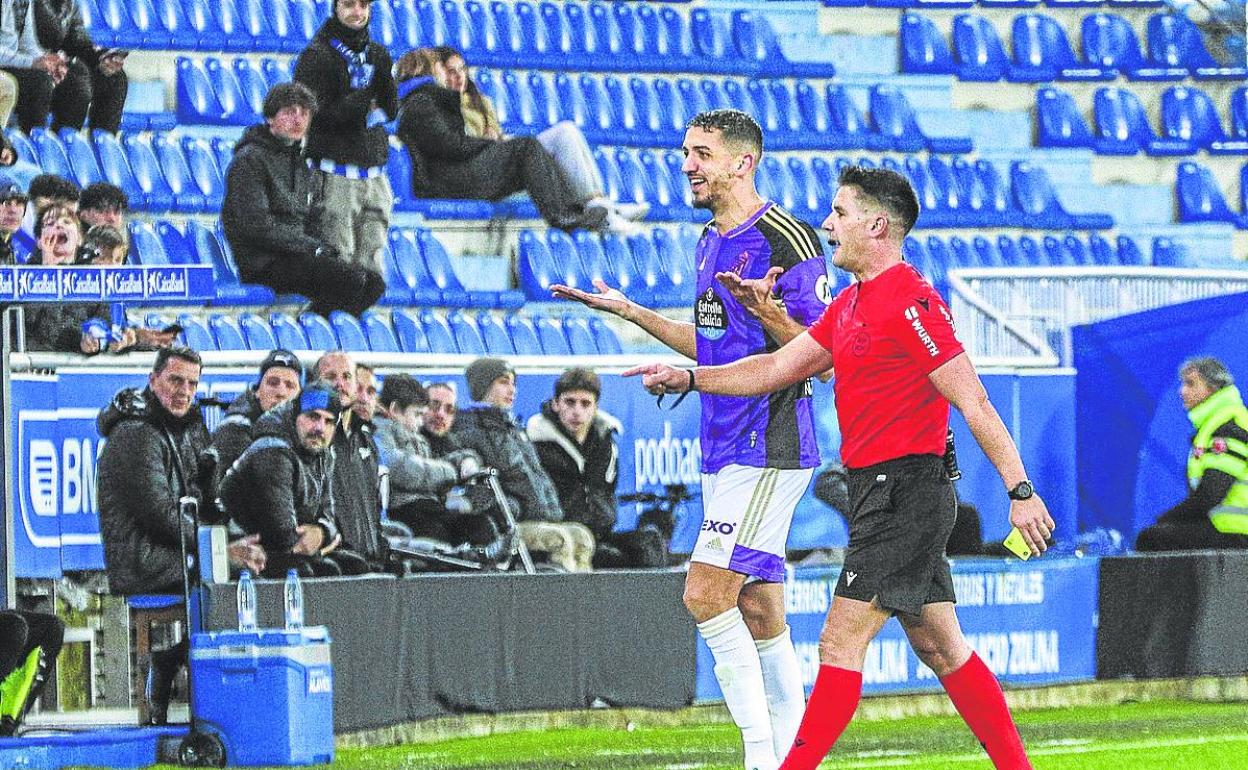 Feddal abandona expulsado el terreno de juego. 